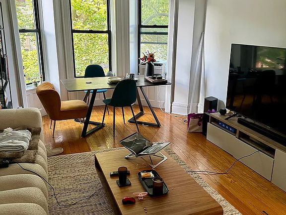 2nd image of 426 74th St #2
