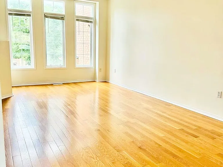 19 Fairlawn Ave — Photo 6