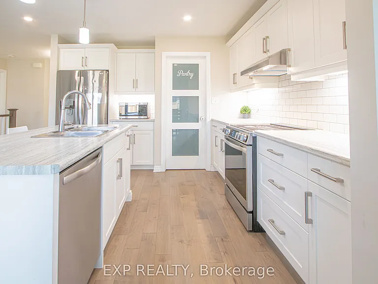 17 Harlequin Ct — Photo 7