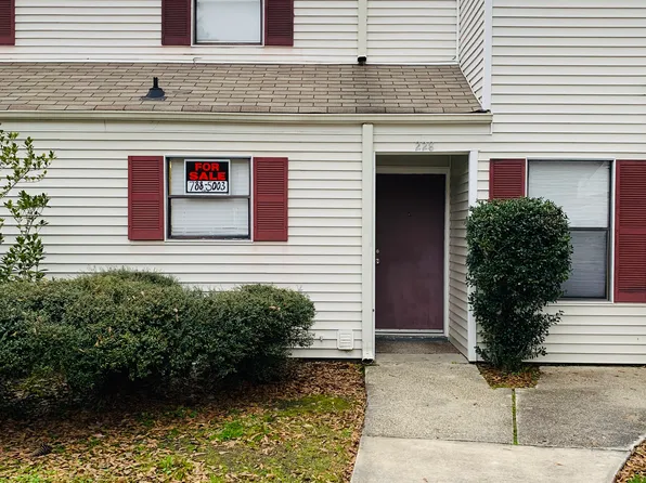 228 Putters Ln, Slidell, LA 70460