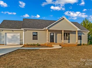 986 Tabor Rd, Olin, NC 28660