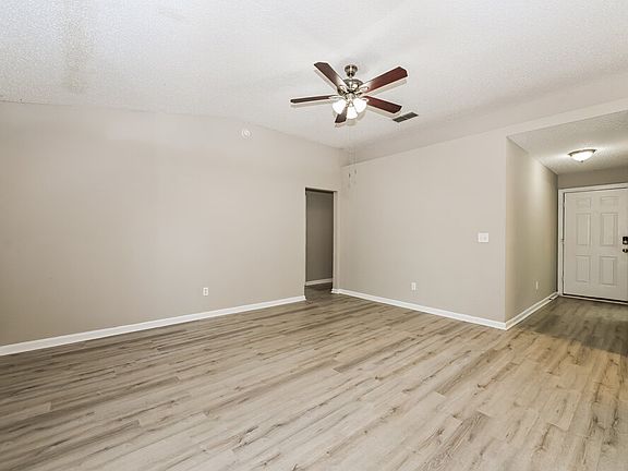4th image of 711 Calico Jack Way Grn