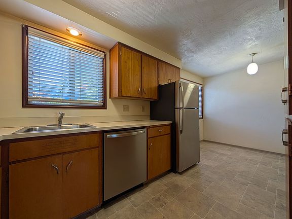 5th image of 2222 Willamette St APT 4