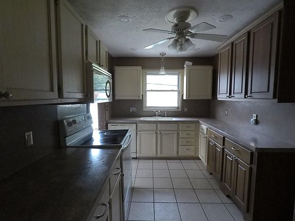 3rd image of 1309 Burlington Blvd