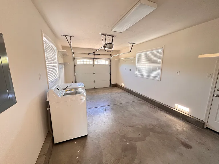 3192 Maddux Dr — Photo 23