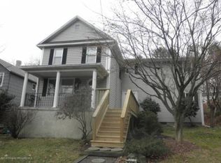610 Kossuth St, Throop, PA 18512