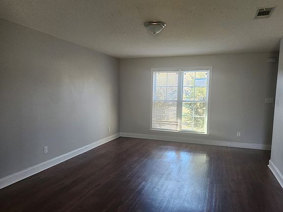 5th image of 1258 Askew Dr NE
