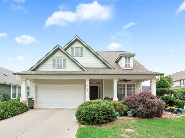 709 Creek Walk Pl, Arlington, TX 76015