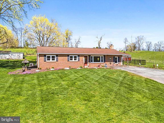 2nd image of 12734 Woodsboro Pike