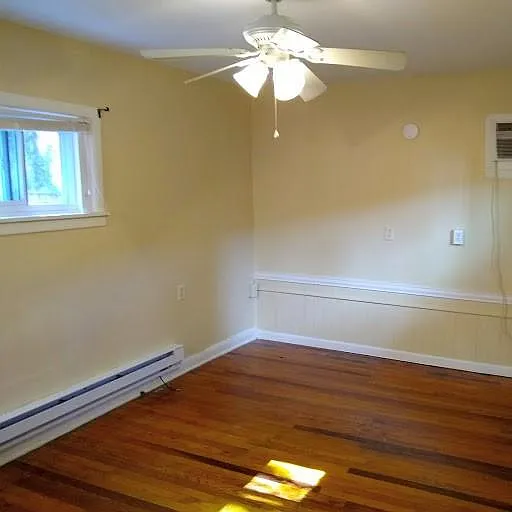 Living/ bedroom - 207 S Braddock St #8