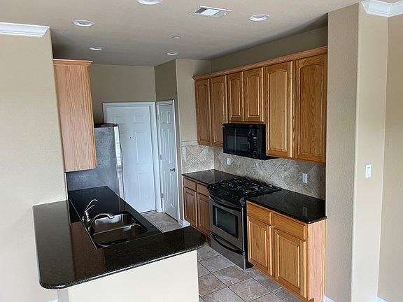 4th image of 1101 Parmer Ln #308