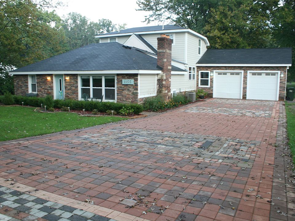 100' x 22' Brick Paver Driveway
