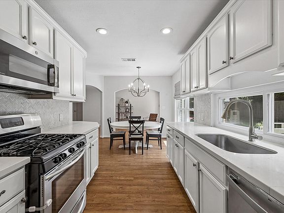 3rd image of 2622 Parana Dr