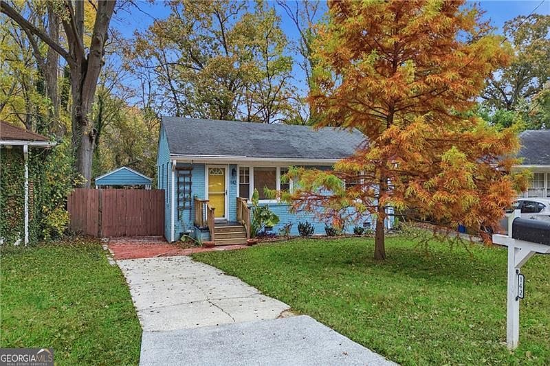 1st image of 142 Woodbine Cir