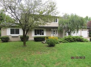 9548 Oakhill Rd, Holly, MI 48442