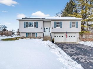 16 Darlene Drive, Poughkeepsie, NY 12601