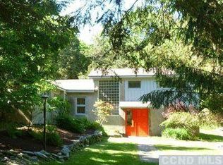 25 Stone Jug Rd, Craryville, NY 12521