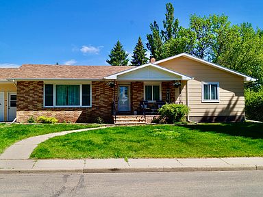 1201 6th St Ne Devils Lake Nd 58301 Zillow