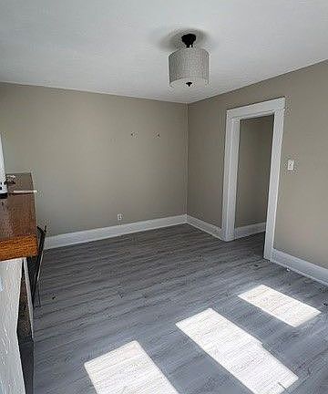 4th image of 370 Spadina Rd