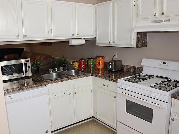 2nd image of 6579 Meadow Green Cir #3