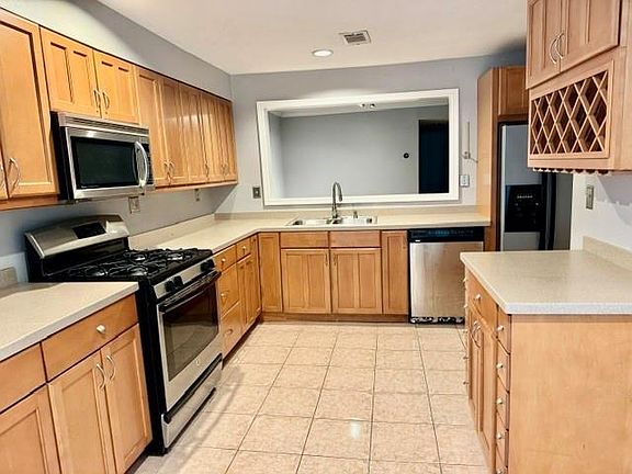 2nd image of 2901 Lenox Rd NE #508