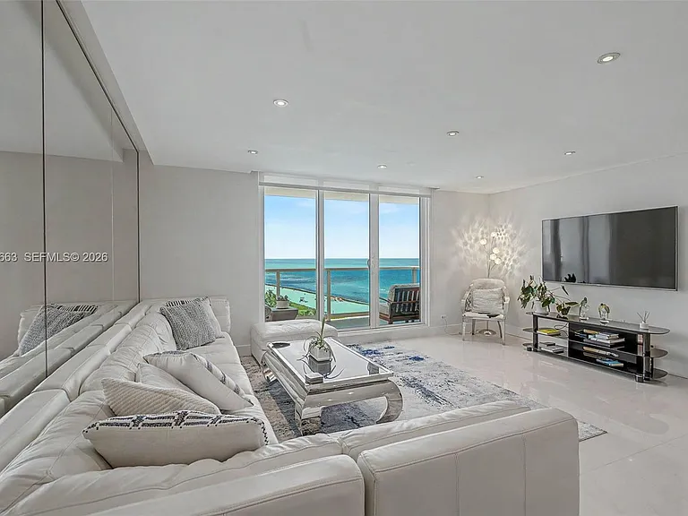 2301 Collins Ave #1210 — Photo 7