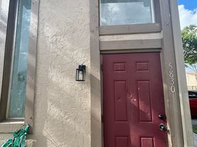 5830 NW 21st St, Fort Lauderdale, FL