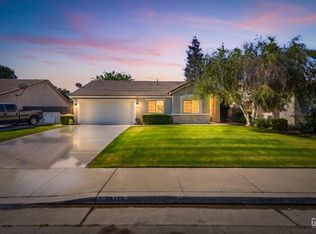 10117 Thistledown Ln, Bakersfield, CA 93312
