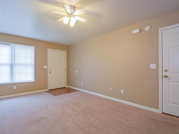 2nd image of 3903-3903 S Cramer Cir #3915