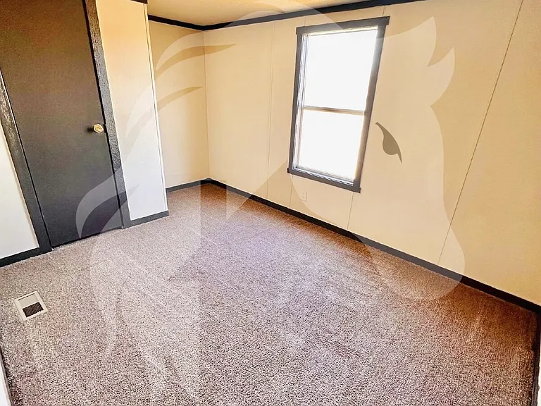 310 Madison Ave #14 — Photo 11