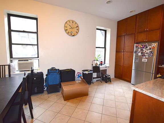 2nd image of 101 W 74th St APT 2E