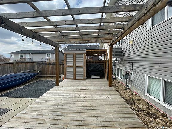 5th image of 869 6th St E
