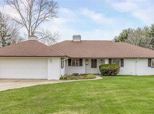 2228 Pine Ridge Dr, Wickliffe, OH 44092