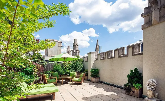 Sold by Douglas Elliman | media 26