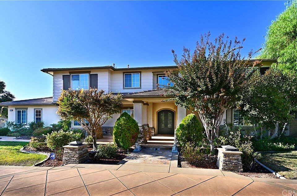 1st image of 1019 Fuller Dr