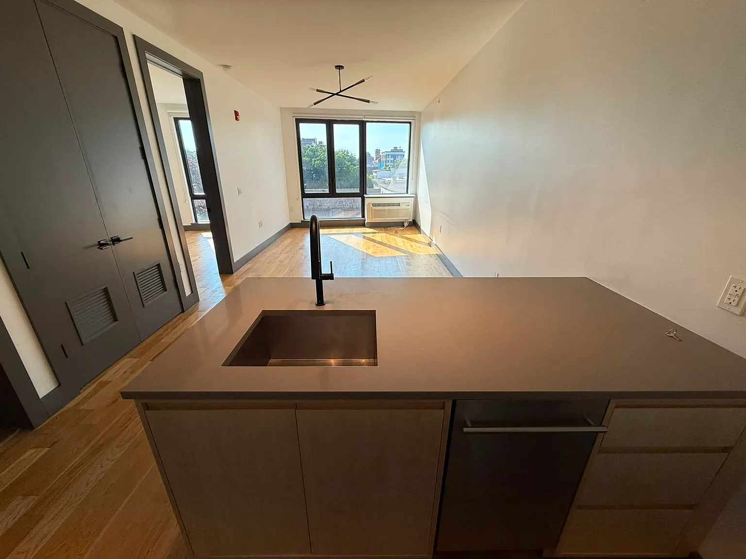 426 Arlington Ave — Photo 3