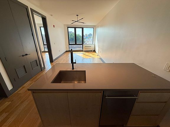 3rd image of 426 Arlington Ave #55E