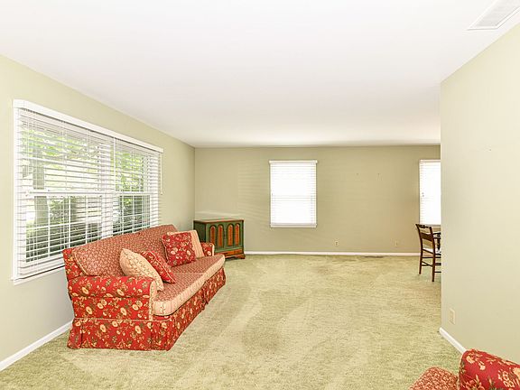 4th image of 1015 Northwood Dr