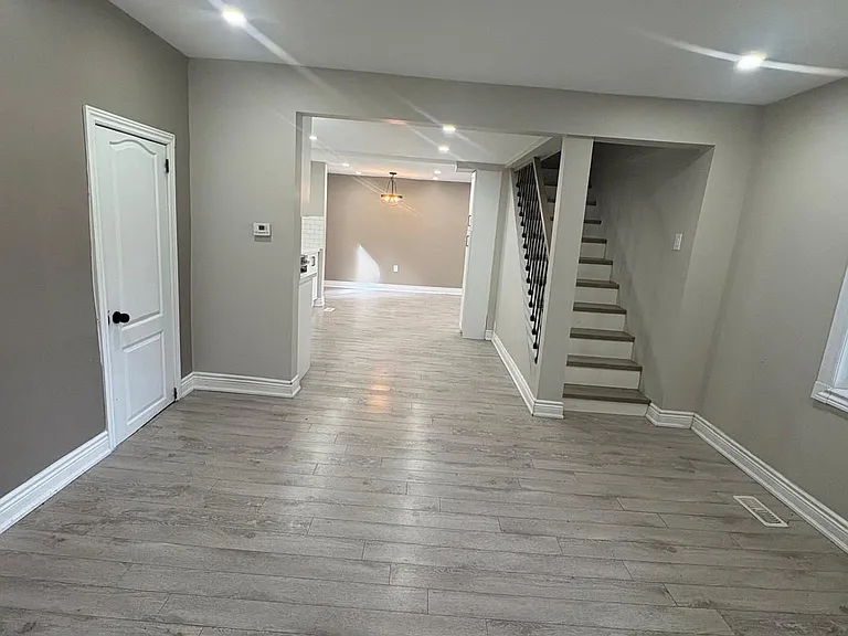 123 Charles St E — Photo 9