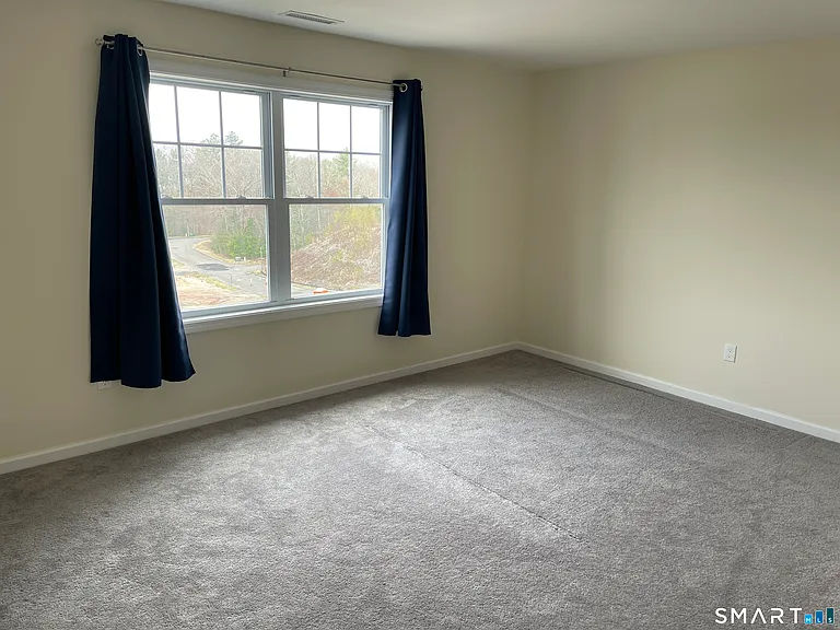 28 Woodside Broadmoor Dr — Photo 11