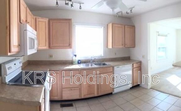 5th image of 14 Curtis Dr