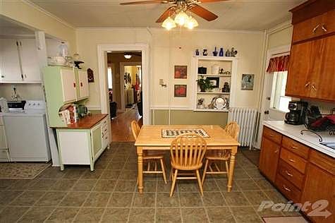 4th image of 703 Glen St
