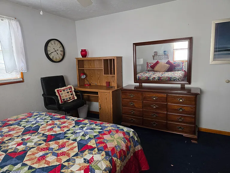 213 Hickory St #STUDENT RENTAL — Photo 11
