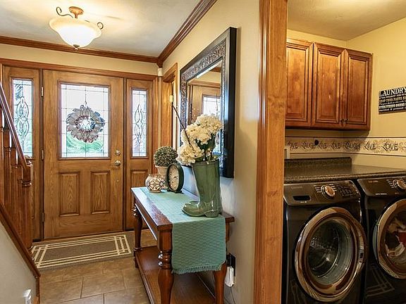 3rd image of 1005 Braemar Dr