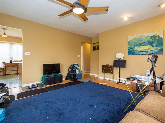 5th image of 3823 Kenwood Ave