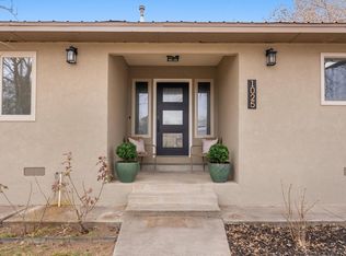 1025 Sandra Ln, Bosque Farms, NM 87068