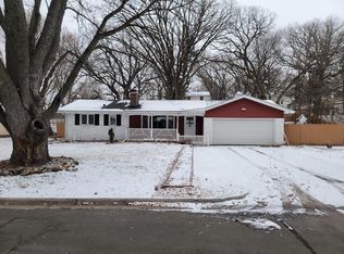 409 Hemlock Dr, Burnsville, MN 55337