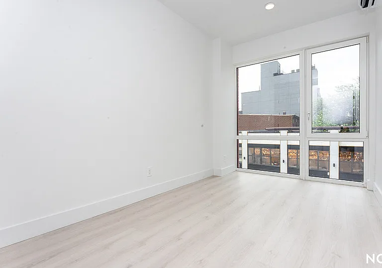 344 Lorimer St #4A — Photo 13
