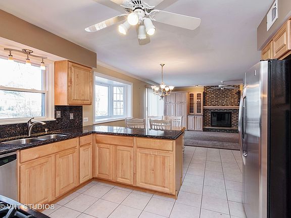 4th image of 1624 E Crabtree Dr