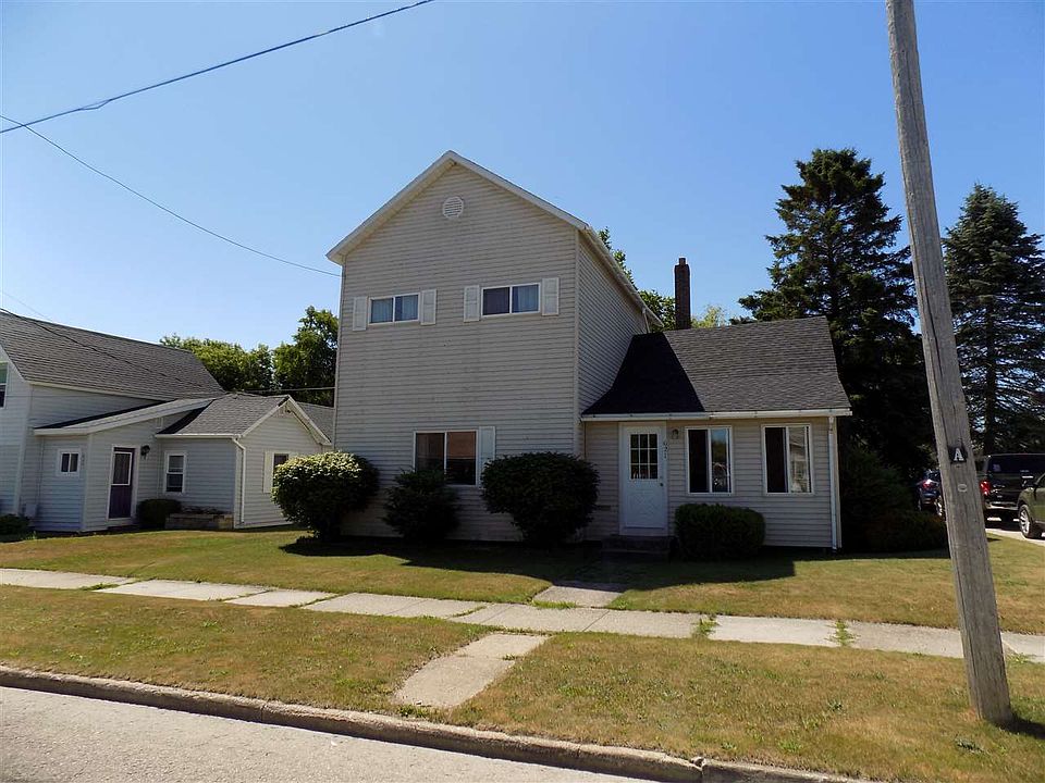 1st image of 621 Arbutus Ave